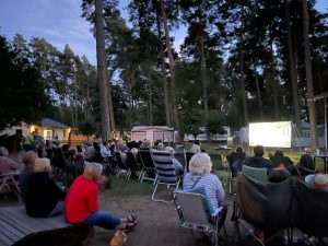 Freilichtkino auf dem Campingplatz